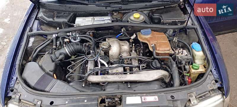 Седан Audi A4 1998 в Сумах