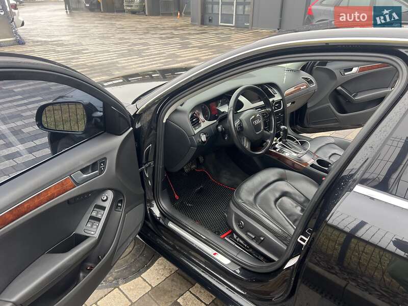 Седан Audi A4 2011 в Львове