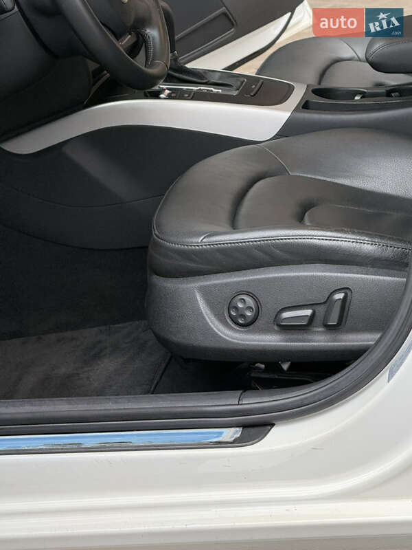 Седан Audi A4 2011 в Одесі