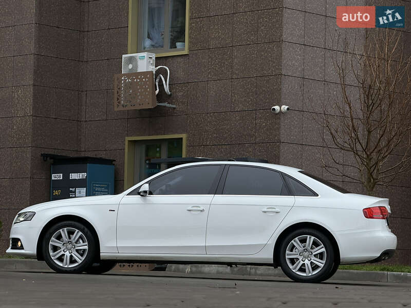 Седан Audi A4 2011 в Одесі