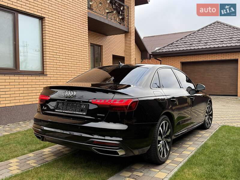 Седан Audi A4 2023 в Киеве