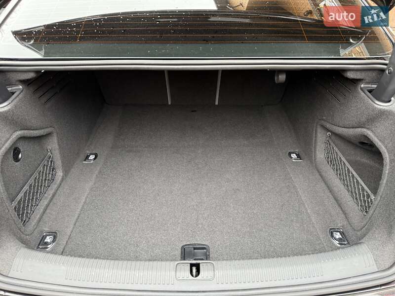 Седан Audi A4 2023 в Киеве