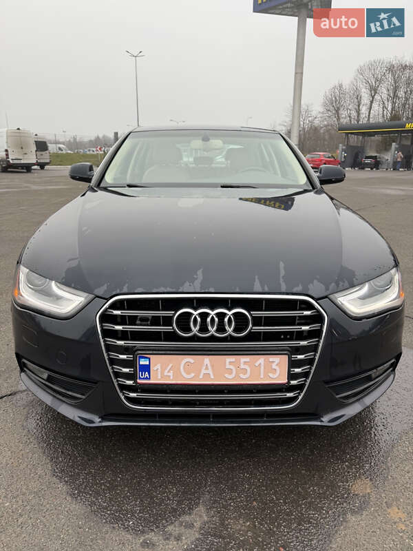 Седан Audi A4 2014 в Гайсине