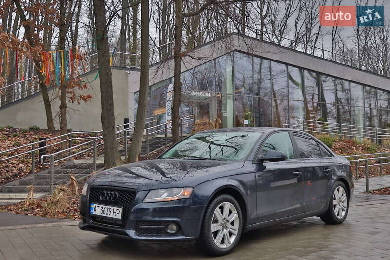 Седан Audi A4 2011 в Львове