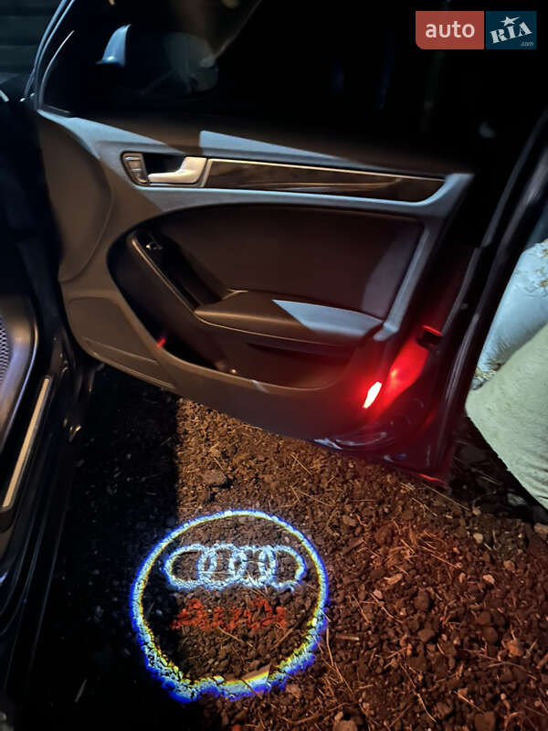 Седан Audi A4 2012 в Новомосковске