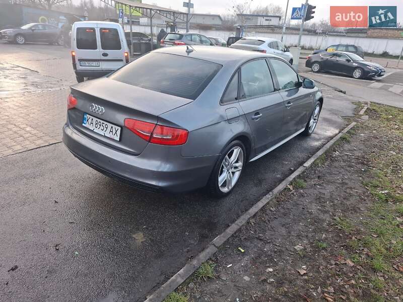 Седан Audi A4 2015 в Киеве