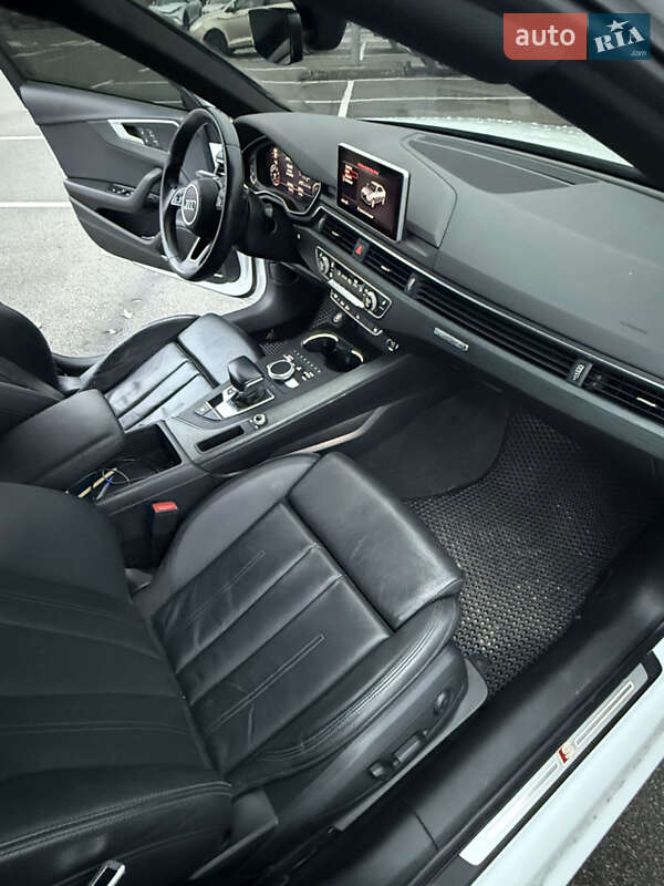 Седан Audi A4 2017 в Киеве