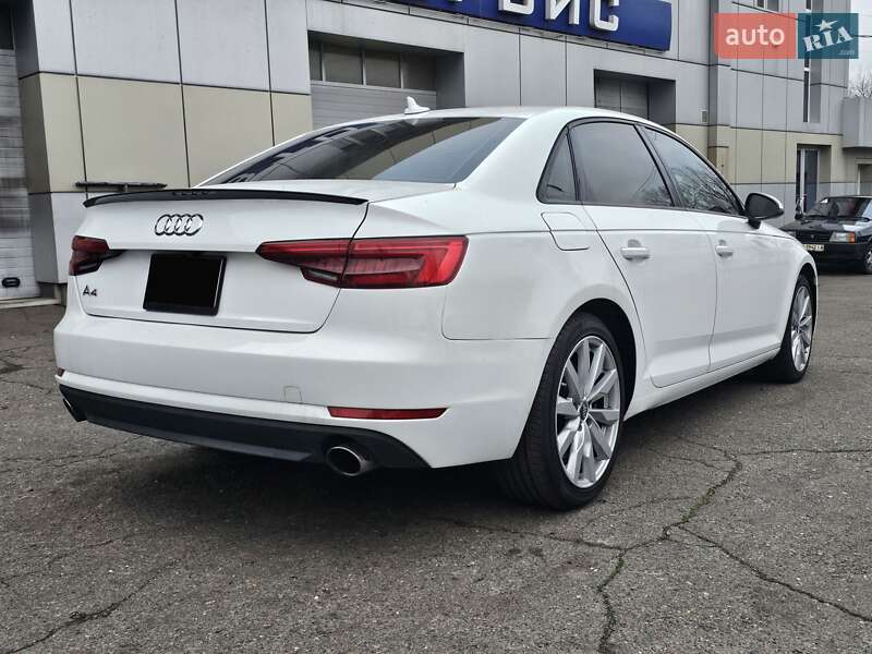 Седан Audi A4 2016 в Одессе