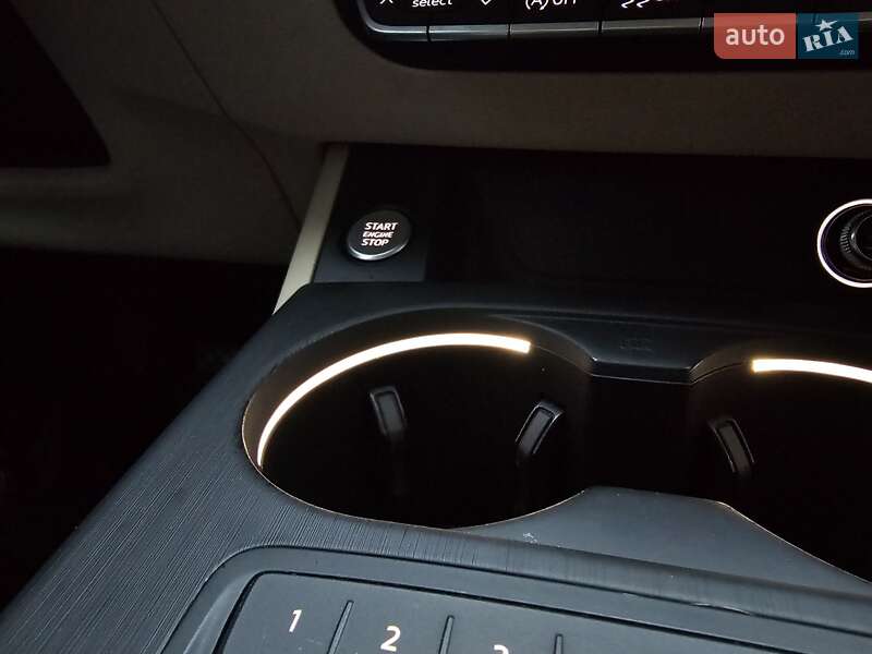 Седан Audi A4 2016 в Одессе