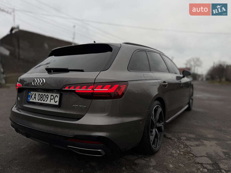 Универсал Audi A4 2021 в Киеве