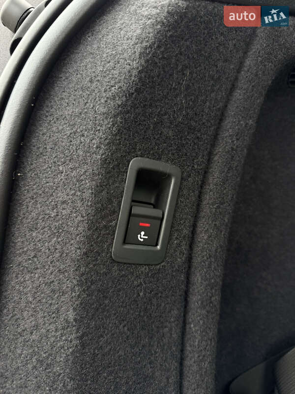 Универсал Audi A4 2021 в Киеве