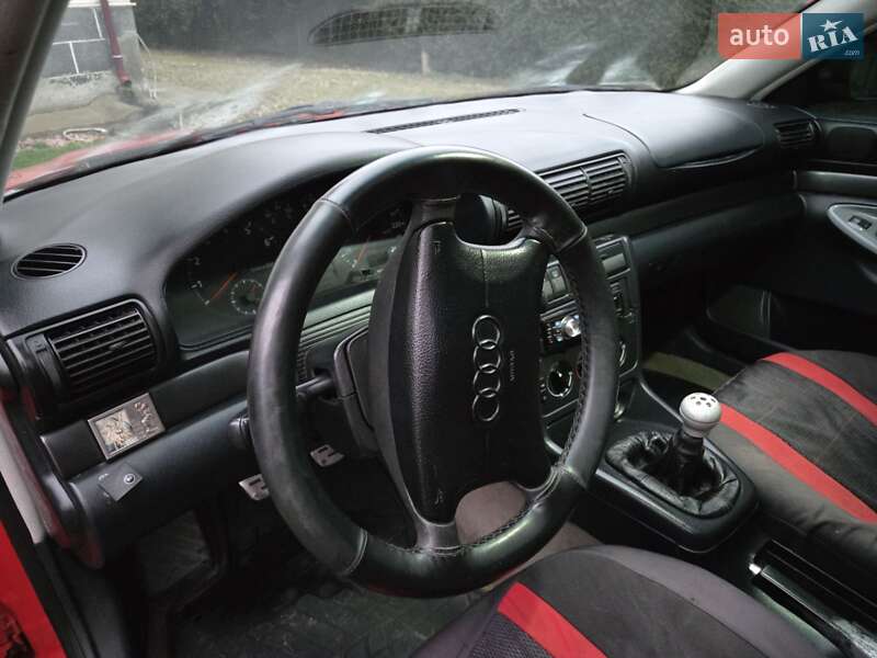 Седан Audi A4 1996 в Стрию