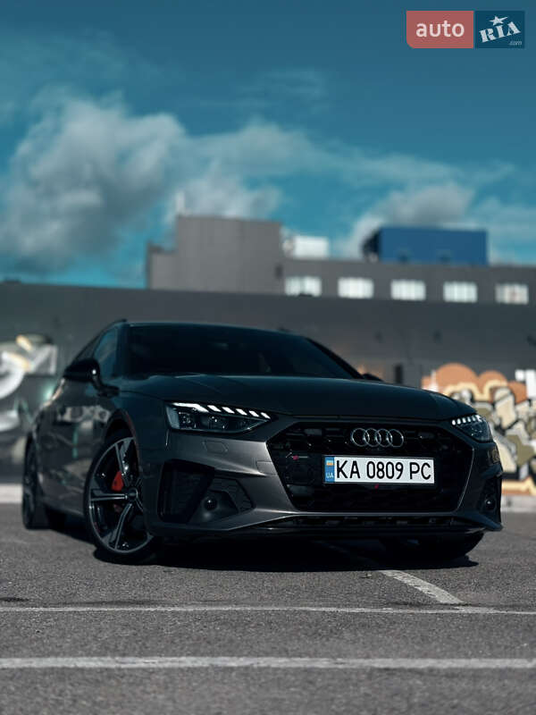 Универсал Audi A4 2021 в Киеве