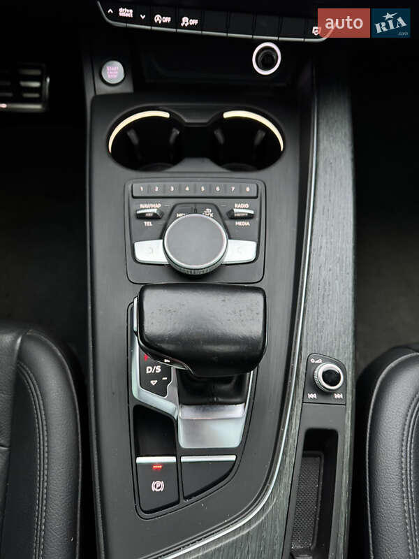 Седан Audi A4 2016 в Львові