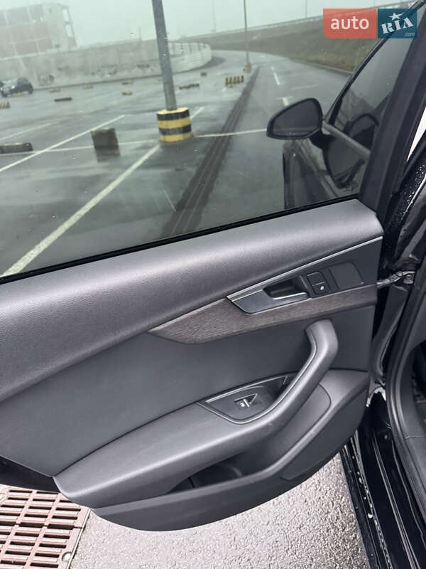 Седан Audi A4 2016 в Львові