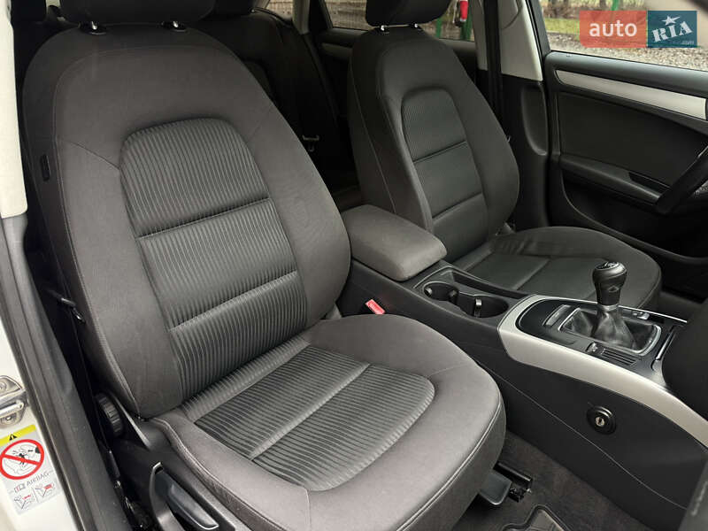 Седан Audi A4 2010 в Ивано-Франковске