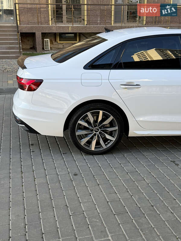 Седан Audi A4 2021 в Одесі