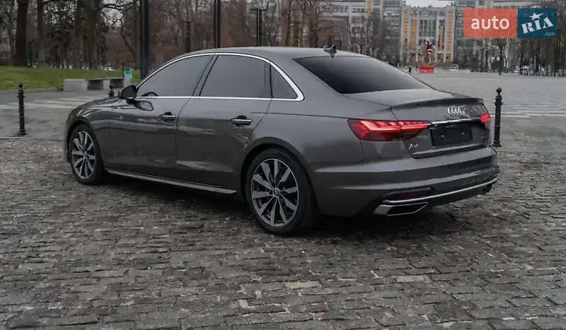 Седан Audi A4 2020 в Львове