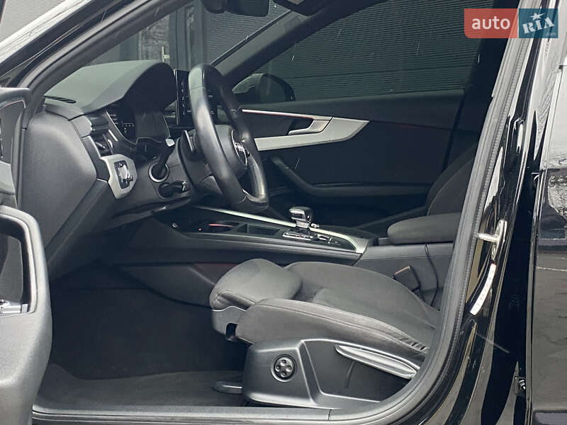 Универсал Audi A4 2020 в Калуше