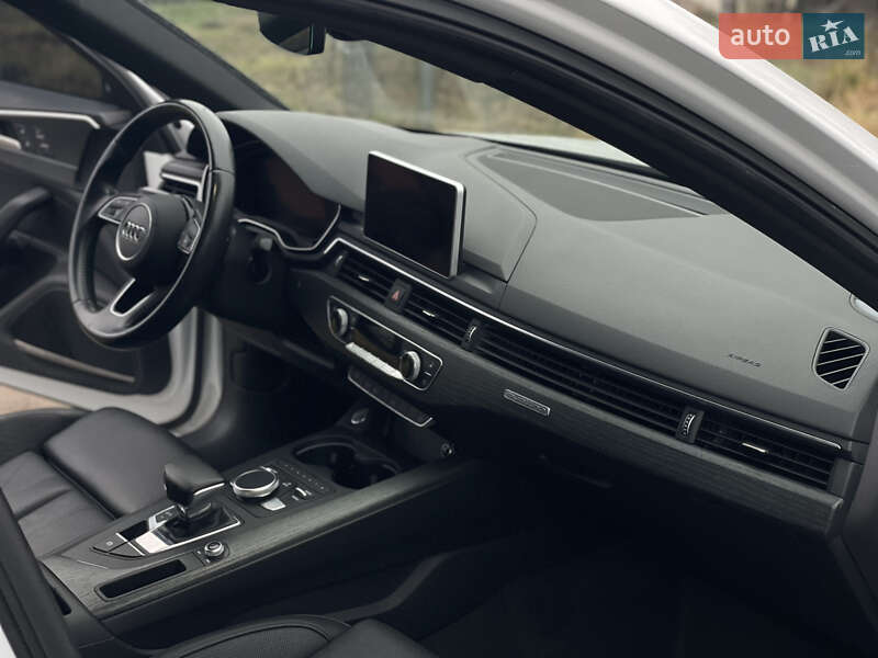 Седан Audi A4 2016 в Львове
