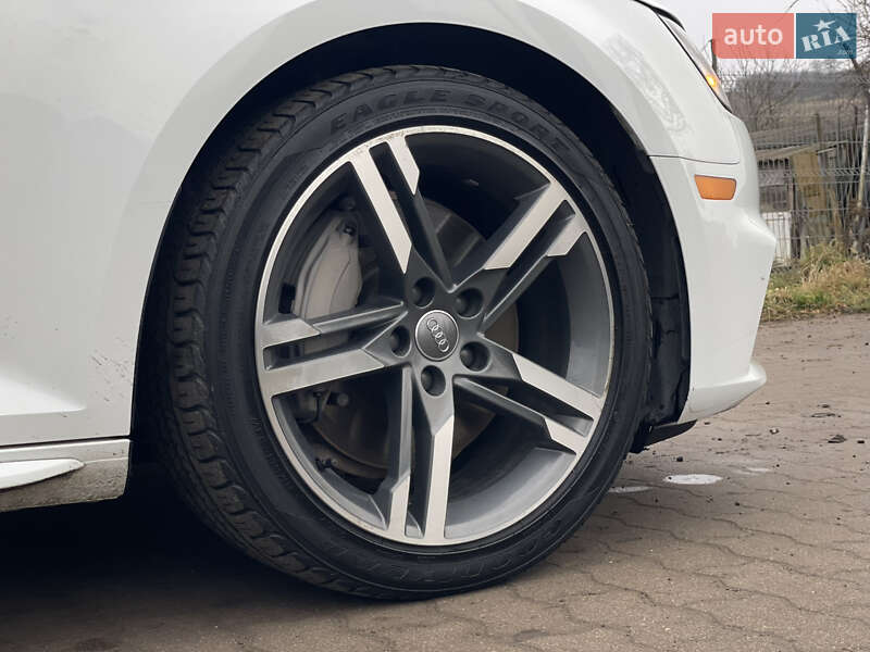 Седан Audi A4 2016 в Львове