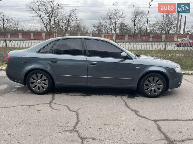Седан Audi A4 2004 в Днепре