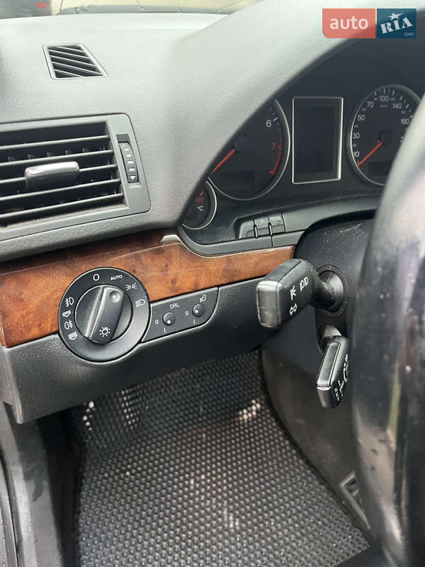 Седан Audi A4 2004 в Днепре