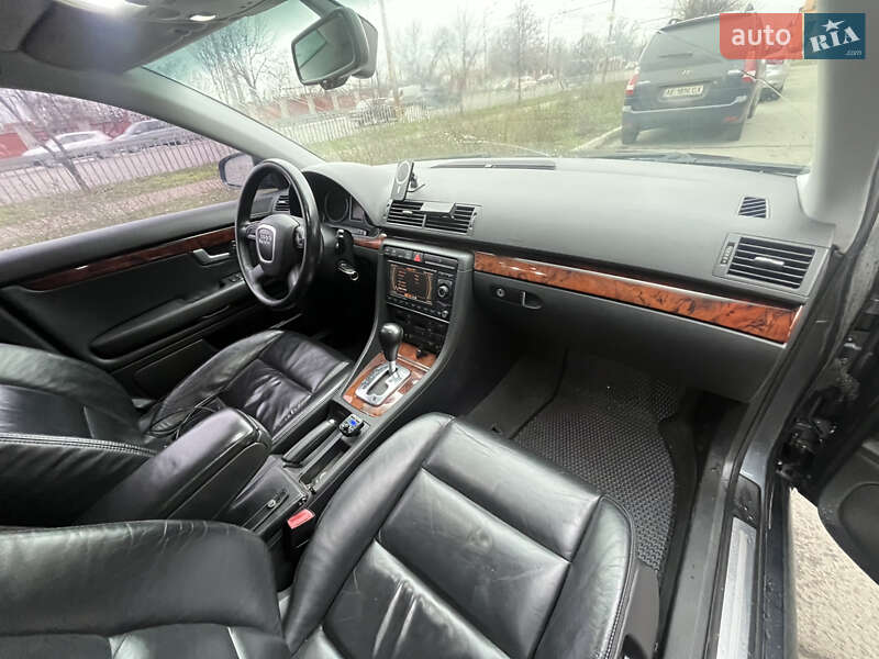 Седан Audi A4 2004 в Днепре