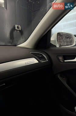 Седан Audi A4 2011 в Ровно