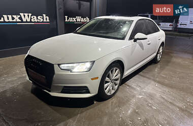 Седан Audi A4 2017 в Шумске