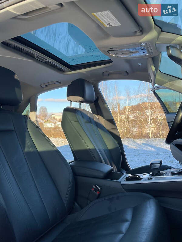 Седан Audi A4 2016 в Кореці