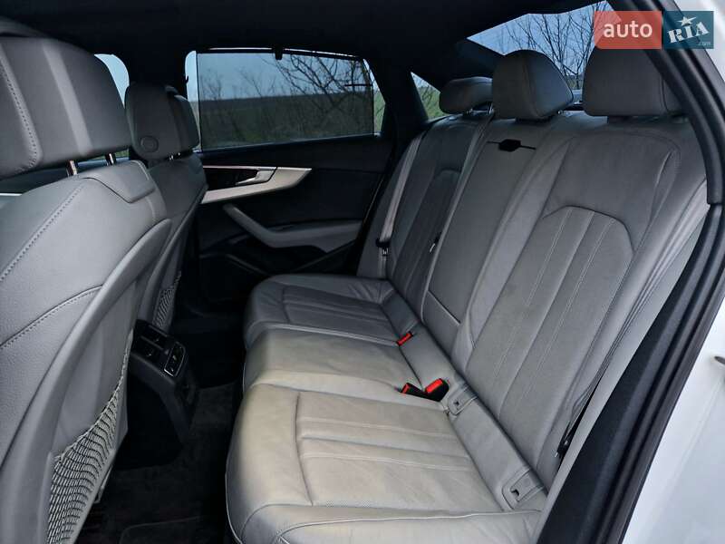 Седан Audi A4 2017 в Нововолинську