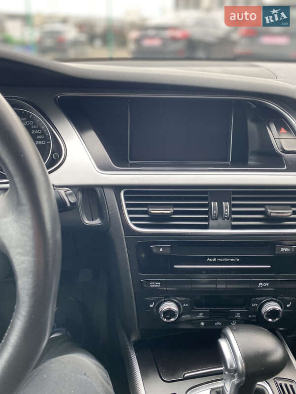 Седан Audi A4 2015 в Луцке