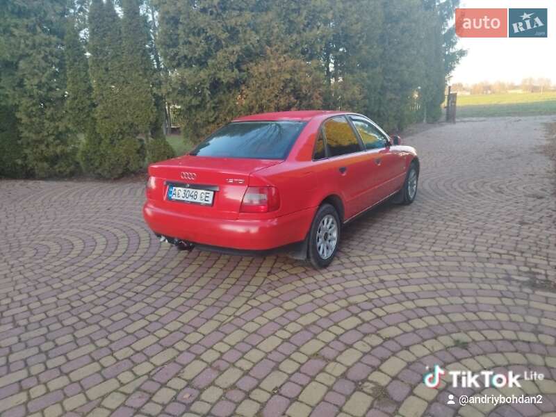 Седан Audi A4 1996 в Любомле
