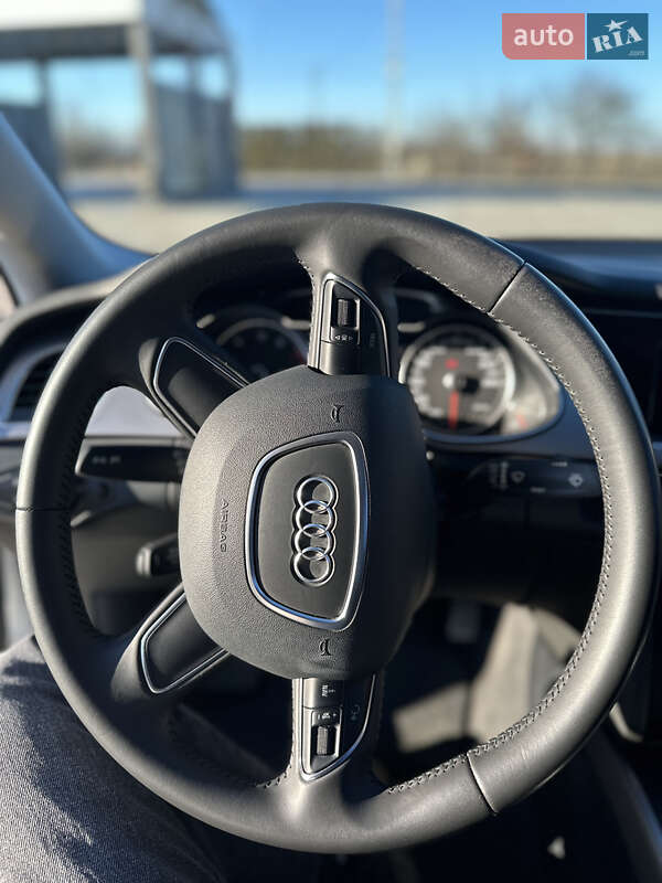 Седан Audi A4 2014 в Радехове