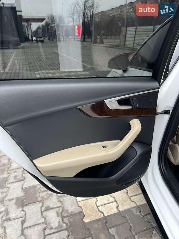 Седан Audi A4 2016 в Днепре