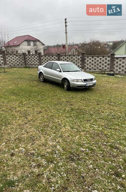 Седан Audi A4 1998 в Рівному