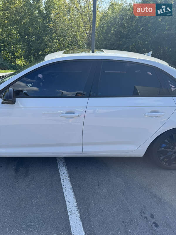 Седан Audi A4 2016 в Харкові