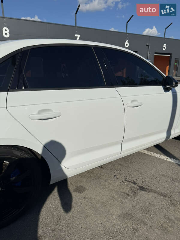 Седан Audi A4 2016 в Харкові