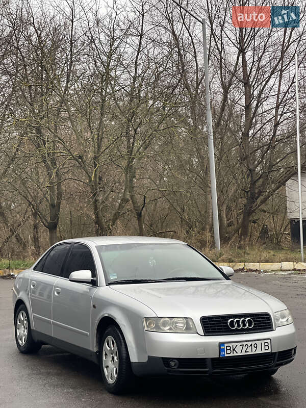 Седан Audi A4 2001 в Дубно