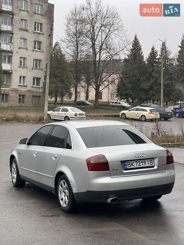 Седан Audi A4 2001 в Дубно