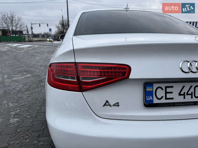 Седан Audi A4 2012 в Черновцах