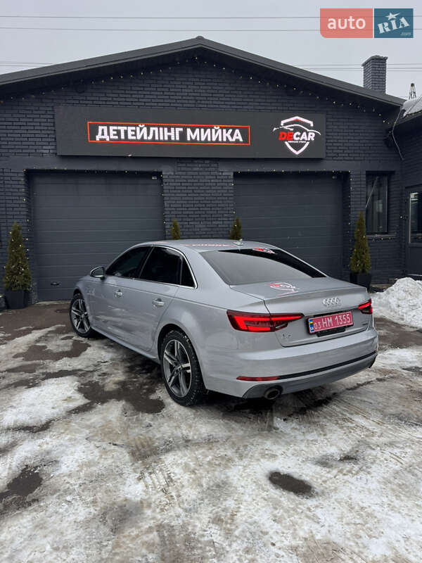 Седан Audi A4 2017 в Киеве