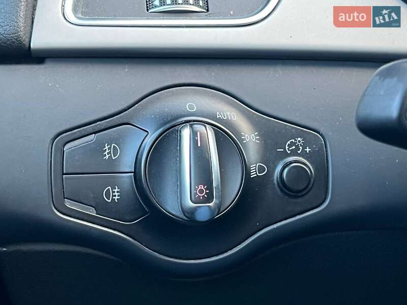 Седан Audi A4 2014 в Киеве