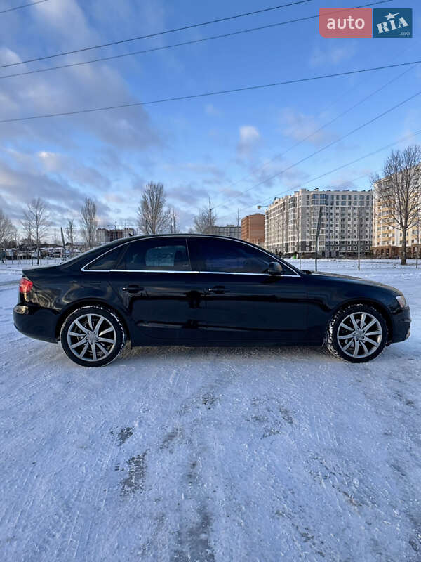 Седан Audi A4 2012 в Ирпене
