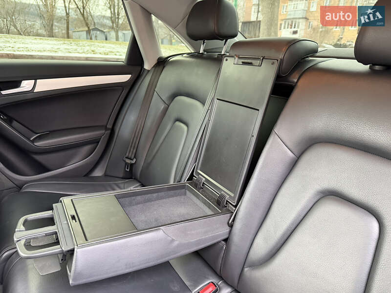 Седан Audi A4 2013 в Виннице