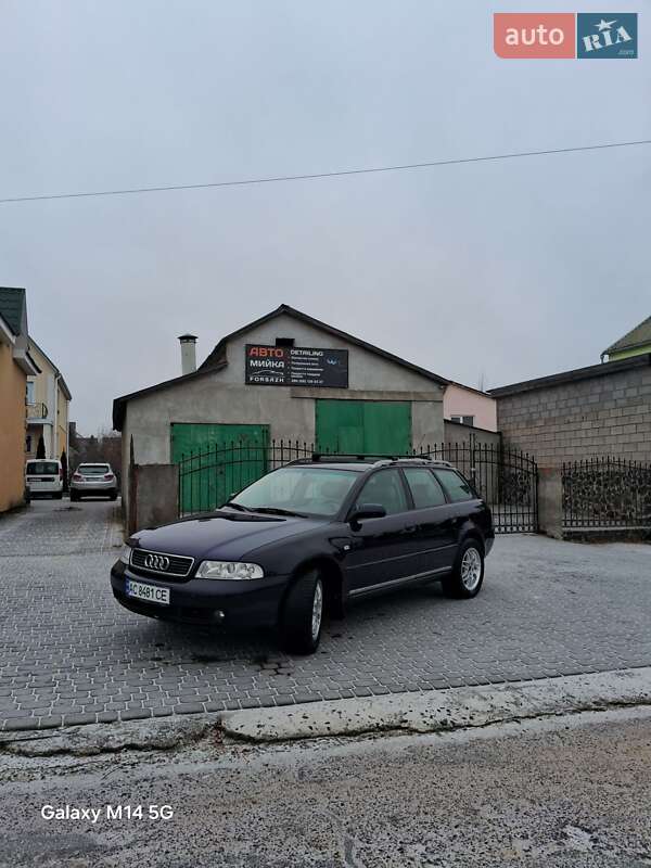 Універсал Audi A4 1999 в Вараші