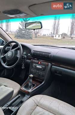 Універсал Audi A4 1999 в Вараші