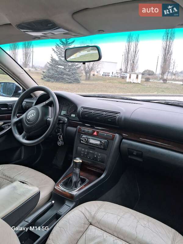 Універсал Audi A4 1999 в Вараші