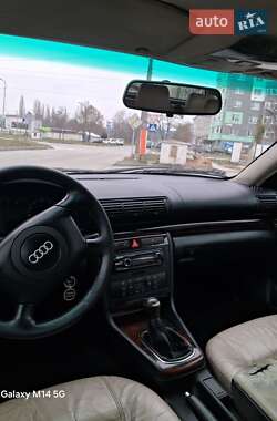 Універсал Audi A4 1999 в Вараші